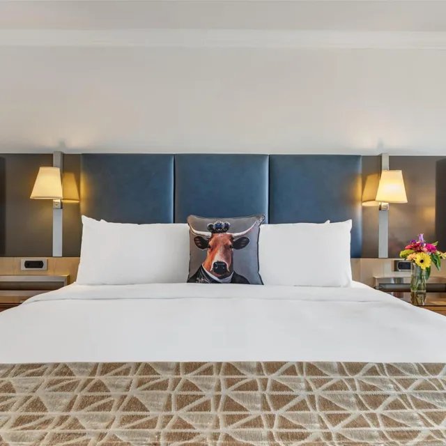 Concierge, King Bed, Accessible، Royal Sonesta Houston Galleria 4/5