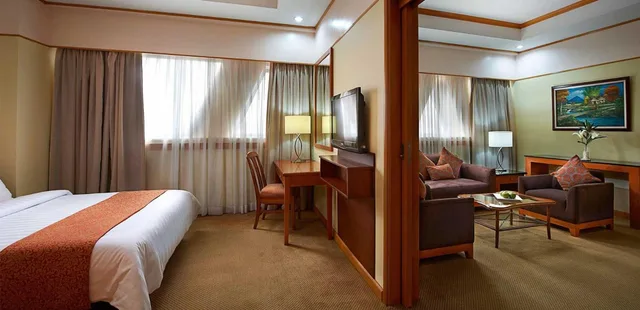 استوديو ديلوكس بسرير كوين، Berjaya Makati Hotel 4/5