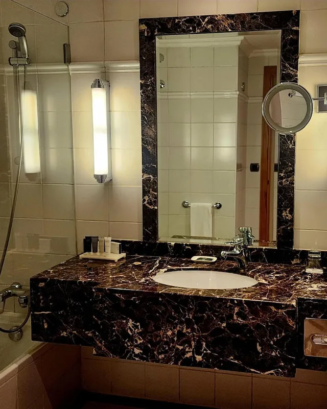 غرفة قياسية بسرير كوين، Radisson Blu Martinez Beirut 9/10