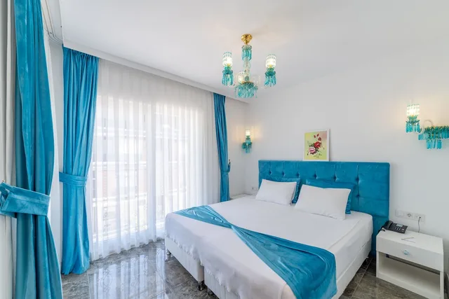 غرفة قياسية بسرير مزدوج، Dam Hotel Lara 2/2