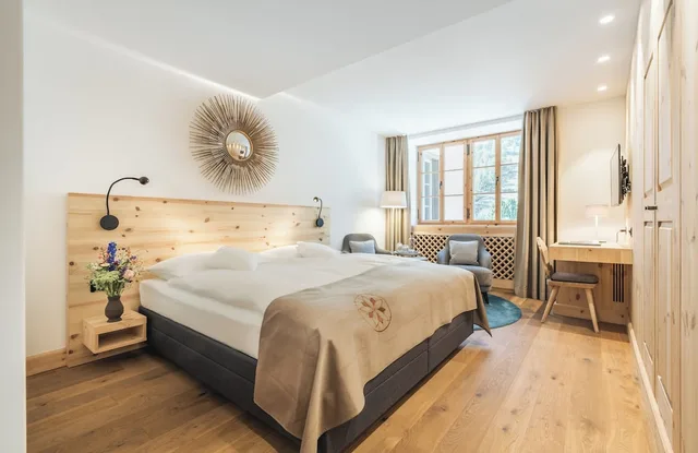 غرفة ديلوكس بسرير مزدوج، Parkhotel Margna Superior 3/8