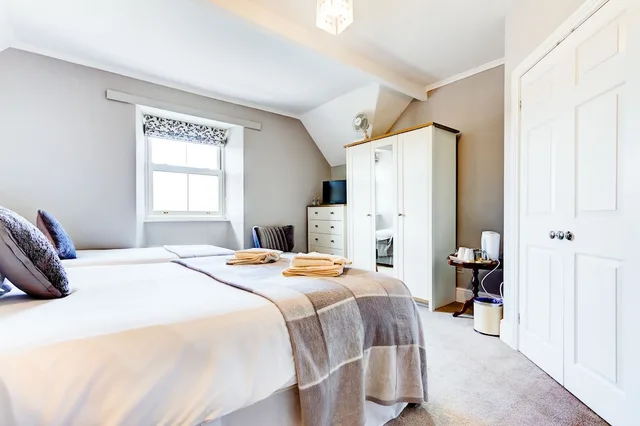غرفة عائلية ثلاثية بسرير مزدوج وسرير فردي، Lyndale Guest House 2/5