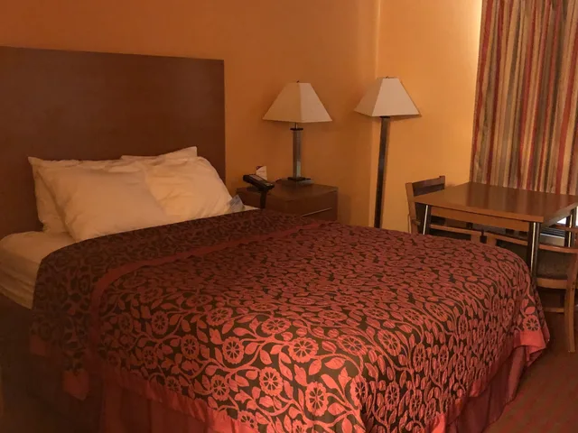 غرفة قياسية بسرير كوين للمدخنين، Days Inn By Wyndham Franklin Ex Days Inn Franklin Ky 2/3