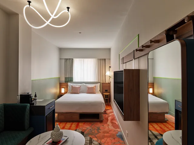غرفة ديلوكس بسرير مزدوج، The Clarence Hotel Sydney 4/7