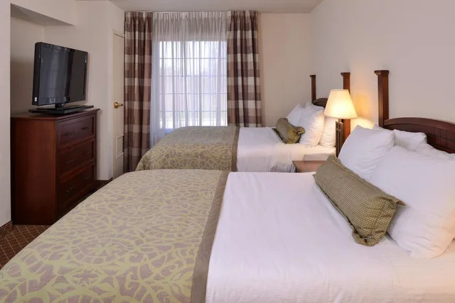 جناح لذوي الإعاقة، Staybridge Suites Indianapolis Airport 3/10