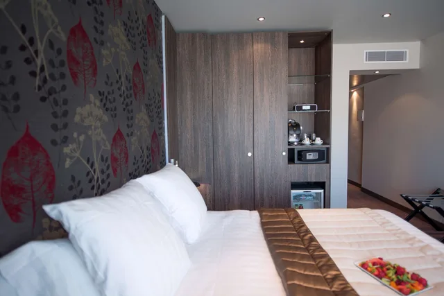 غرفة سوبيريور بسرير كوين بشرفة، Best Western Premier Patio Des Artistes 6/9