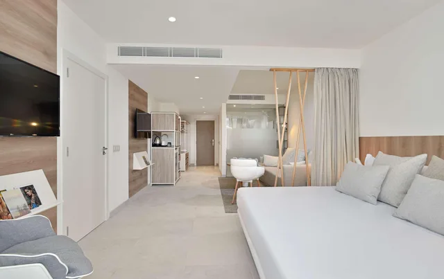 Loft, Junior Suite، Innside by Melia Calvia Beach 4/10