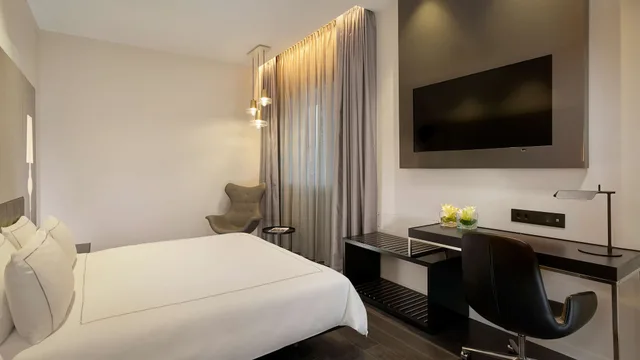 غرفة سوبيريور بسرير كينج بإطلالة على القناة، Park Plaza Victoria Amsterdam Hotel 4/9