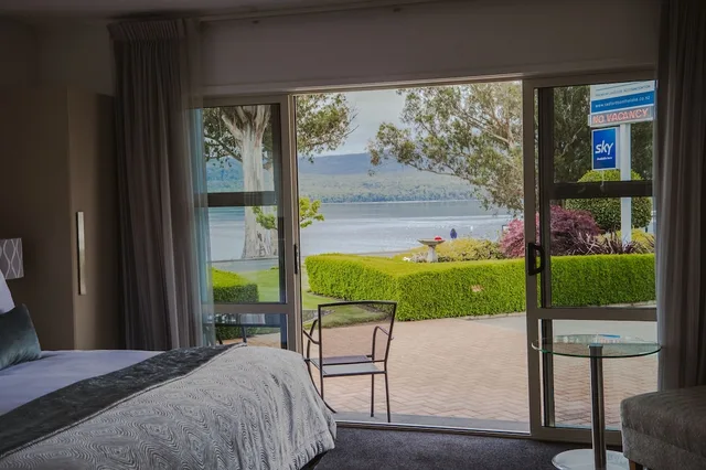 استوديو بريميير بسرير كينج بإطلالة على البحيرة، Radfords On the Lake 4/9