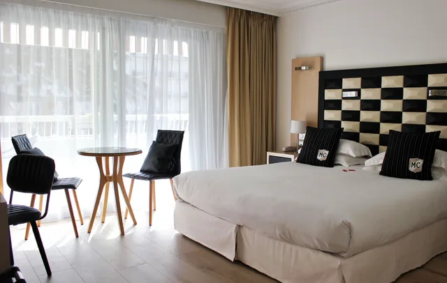 غرفة كومفورت بسرير كوين بإطلالة على الحديقة بشرفة، Hotel Victoria 6/8