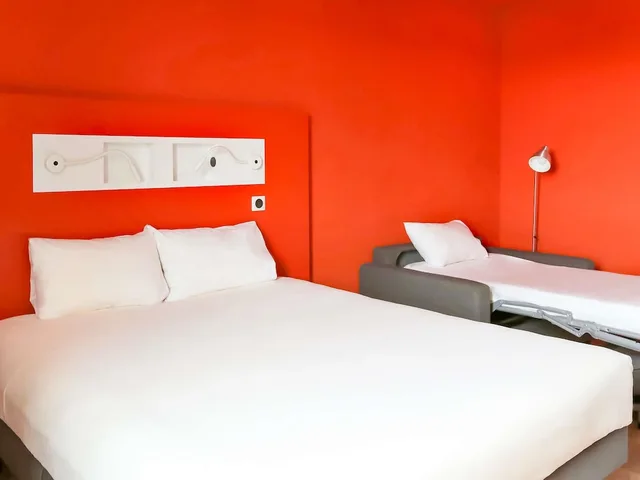 Family, 1 Double and 2 Murphy Beds، ibis budget Geneve Saint Genis Pouilly 5/10