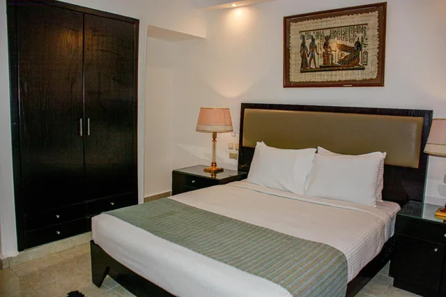 جناح، Desert View Hotel 4/6