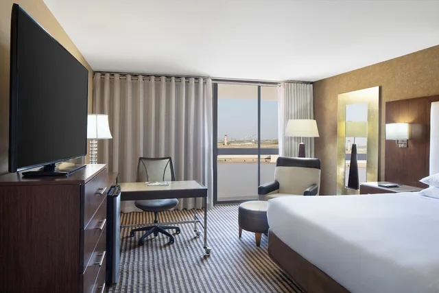 غرفة بسرير كينج لذوي الإعاقة، Hyatt Regency DFW International Airport 3/10