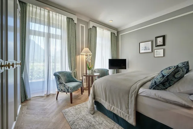 Deluxe, King Bed, Victoria Jungfrau Grand Hotel And Spa 2/6