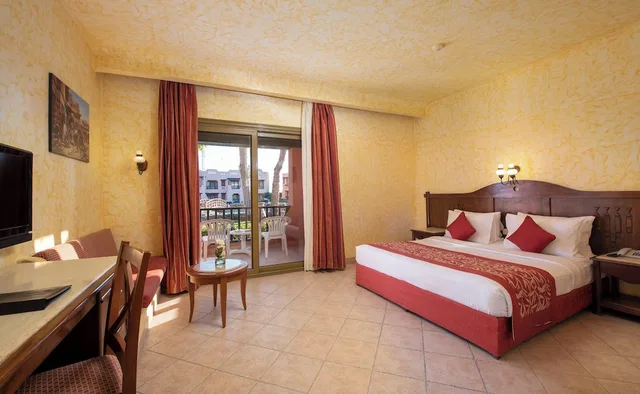 غرفة قياسية بإطلالة على المسبح، Charmillion Sea Life Resort 2/10