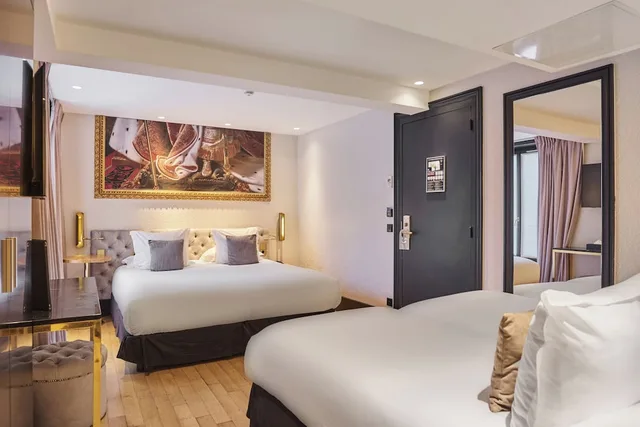غرفة رباعية، Hotel Eiffel Petit Louvre 2/10