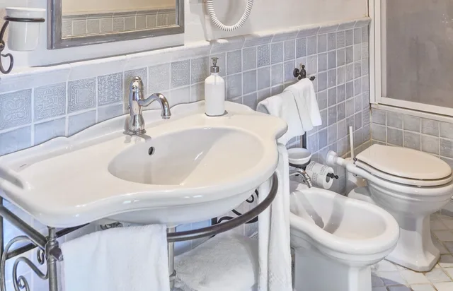شقة بسرير كوين وسرير فردي بشرفة بغرفتي نوم مع أريكة، Borgo Di Pietrafitta Relais 2/2