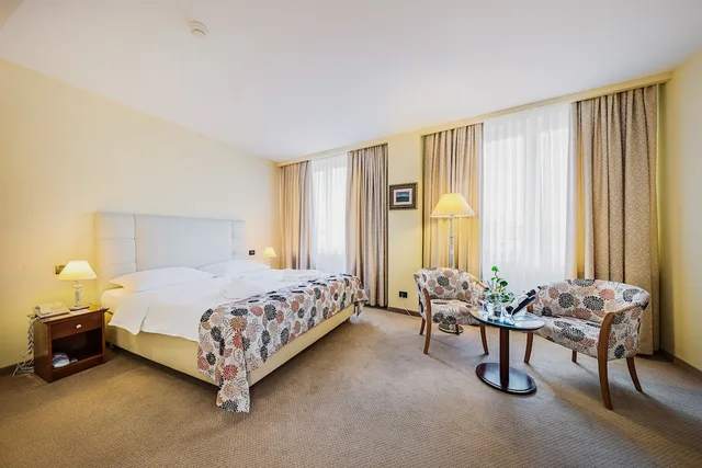 غرفة ديلوكس بسرير كينج، Hotel Dubrovnik 1/8