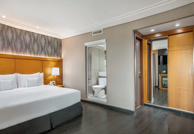 غرفة بريميوم بسرير كينج بشرفة، Melia Jardim Europa 3/6