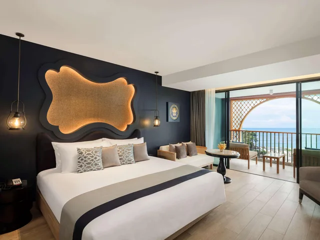 غرفة ديلوكس بسرير مزدوج بإطلالة على البحر، Avista Grande Phuket Karon MGallery 1/2
