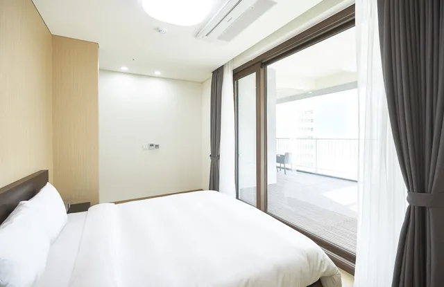 White, Family, Suite, 1 Single and 2 Double Beds، Hotel Around Pyeongchang 1/5