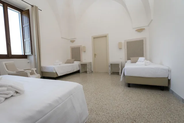 غرفة رباعية بسرير كوين وسريرين منفصلين، Masseria Mazzetta Salento 3/5