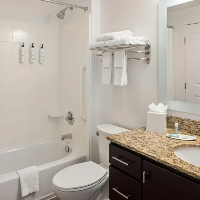 استوديو بسرير كينج مع أريكة بحوض استحمام لذوي الإعاقة، Towneplace Suites Minneapolis Mall of America 6/10