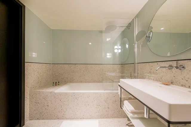 جناح جونيور بسرير كينج، Hotel D Bulle 9/10