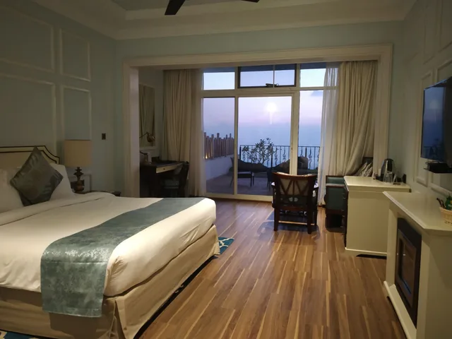 Moonlight, Bliss, Double Bed, Mountain View, Terrace، Fragrant Nature Munnar 3/4