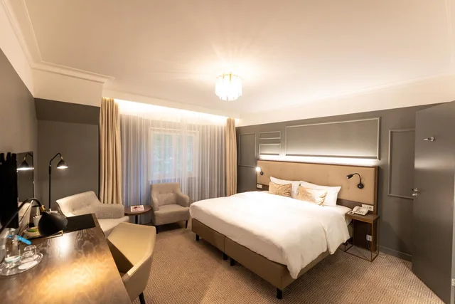 غرفة بسرير كينج بإطلالة على الحديقة، Parkhotel Kurhaus Bad Kreuznach 6/9