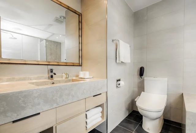 غرفة ديلوكس ثلاثية بثلاثة أسرّة بحوض استحمام، Green World Hotel Grand Nanjing 6/7