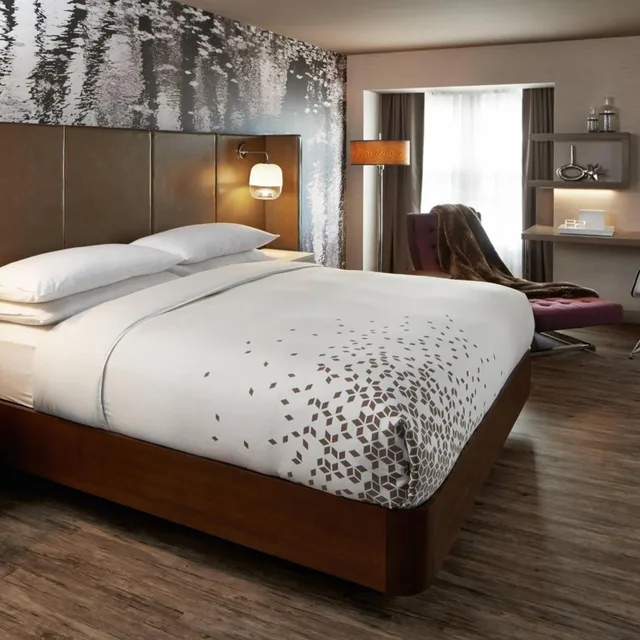 1 Bedroom, Beach, Suite, King Bed, Small، The Del Monte Lodge Renaissance Rochester Hotel Spa 3/10