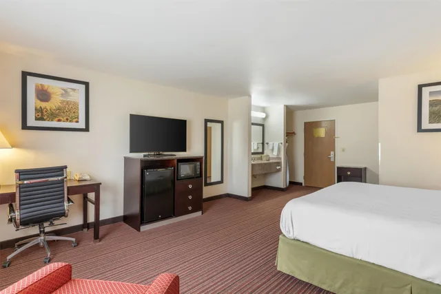 غرفة بسرير مزدوج، Best Western Parsons Inn 2/4