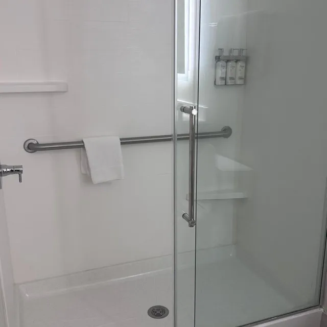 جناح بغرفتي نوم، Holiday Inn Express & Suites Southfield - Detroit 1/3