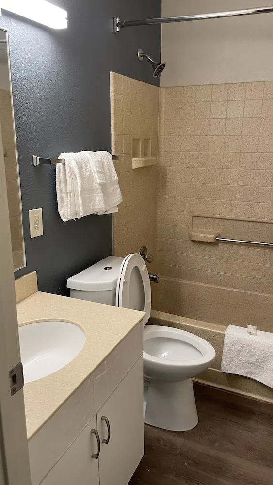 جناح بسرير كينج، Sonesta Simply Suites Memphis 5/5