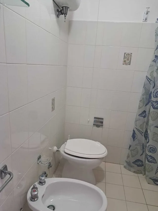 Mezzanine, Economy, Triple, 1 Queen and 1 Single Bed، Umberto 7/10