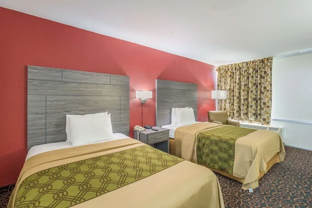 غرفة بسرير مزدوج، Econo Lodge Thomasville 5/9