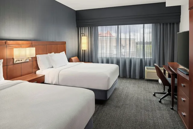 غرفة بسريرين كوين، Courtyard by Marriott Minneapolis Maple Grove/Arbor Lakes 3/10