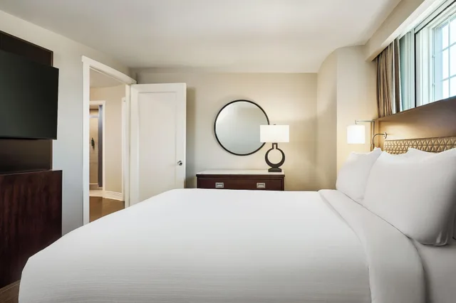 جناح رئاسي بغرفتي نوم، Hotel Alex Johnson Rapid City Curio Collection By Hilton 4/6