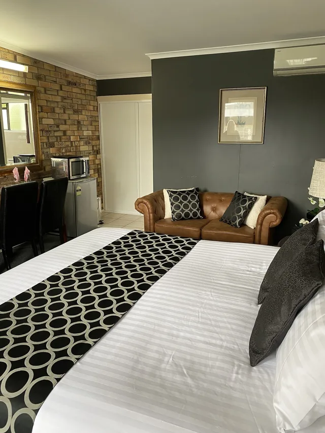 Superior, King Bed, Centre Point Mid City Motor Inn 5/6