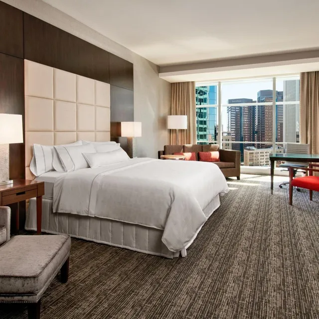 غرفة ديلوكس بسرير كينج بإطلالة على المدينة، Westin Phoenix Downtown 1/5