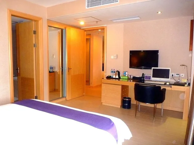 غرفة سوبيريور بسرير مزدوج، Century Plaza 8/10