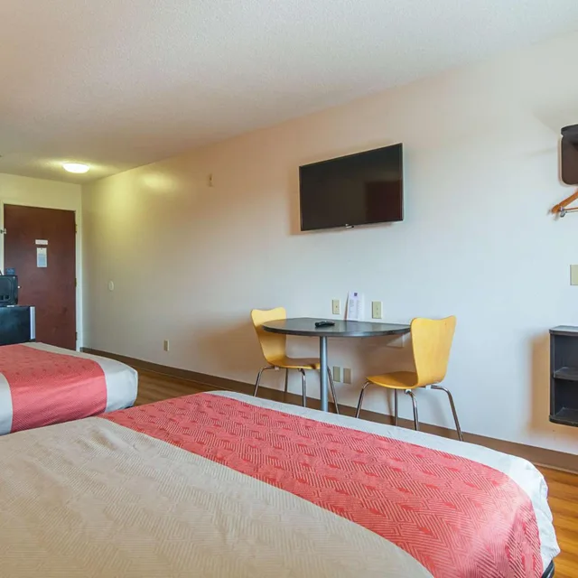 جناح ديلوكس بسرير مزدوج بجاكوزي، Motel6 Jonesboro, GA 2/5