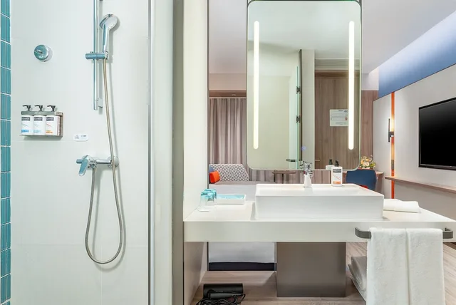 غرفة قياسية بسريرين منفصلين، Holiday Inn Express Xi An North Station 2/2