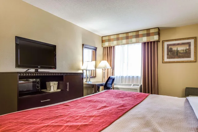 غرفة بسرير مزدوج، Quality Inn Asheboro South NC 3/9