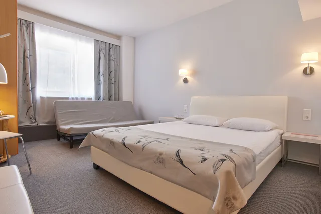 Superior, Single, King Bed, MyContinental Bucuresti Gara de Nord 1/3