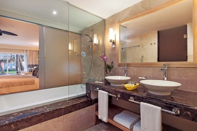 Junior Suite, 2 Double Beds, Beach Side, Sofa، Grand Palladium Palace Resort Spa Casino All Inclusive 6/6