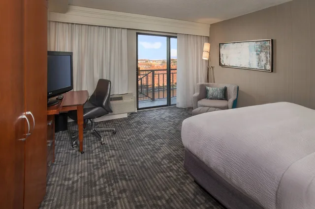 غرفة بسرير مزدوج لذوي الإعاقة، Courtyard By Marriott Gaithersburg Washingtonian Center 3/9
