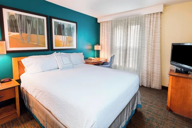 2 Bedrooms, Suite, Queen Bed, Smoking, Accessible, Residence Inn by Marriott Huntsville 1/2