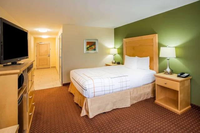 غرفة بسرير كوين، La Quinta Inn & Suites by Wyndham Rochester Mayo Clinic S 1/2